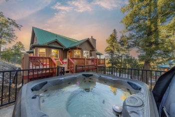 Cabins with Hot Tubs