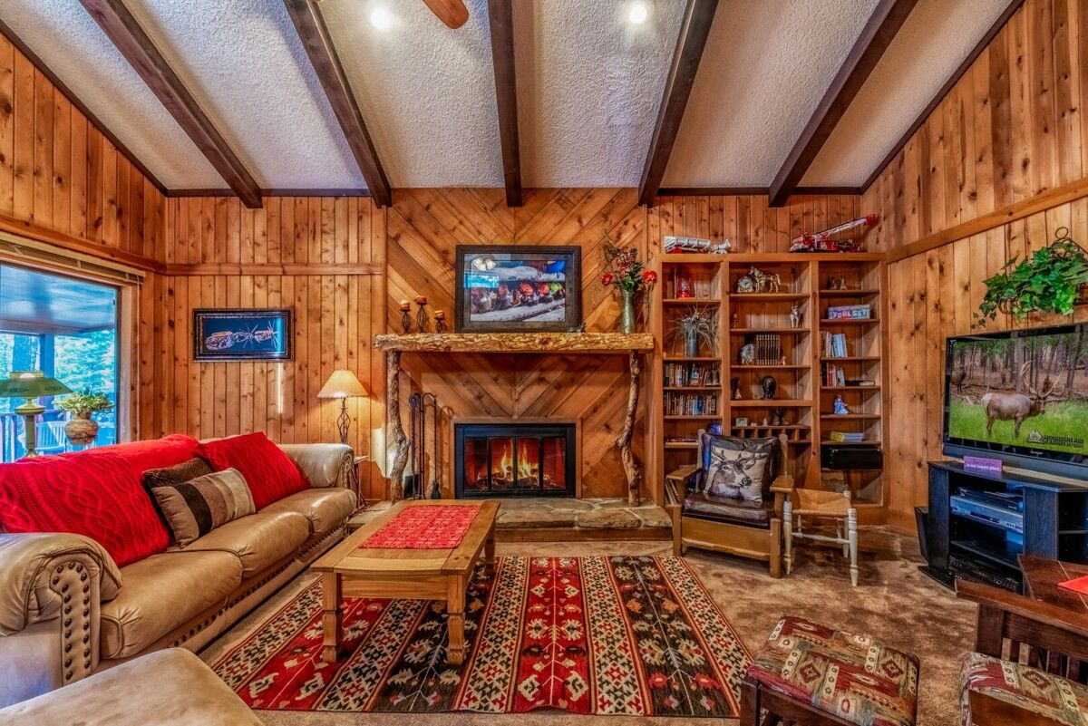 interior of Ruidoso NM cabin rental