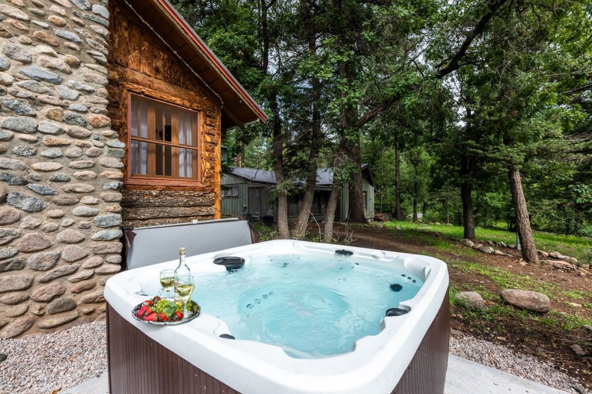 ruidoso cabin with hot tub